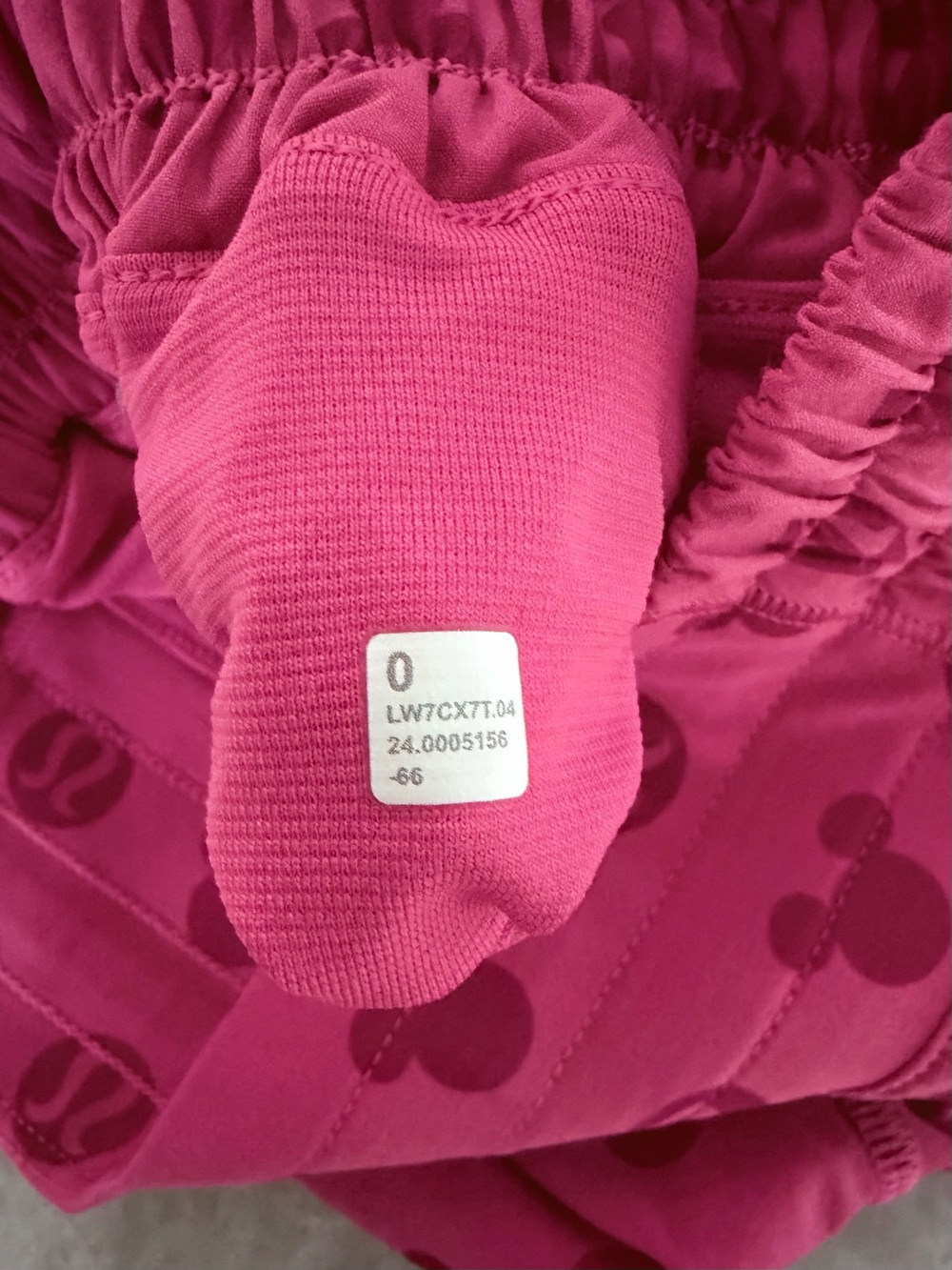 Disney x Lululemon Hotty Hot High-Rise Short 4" - Lip Gloss Pink / Size 0 - Picture 3 of 3